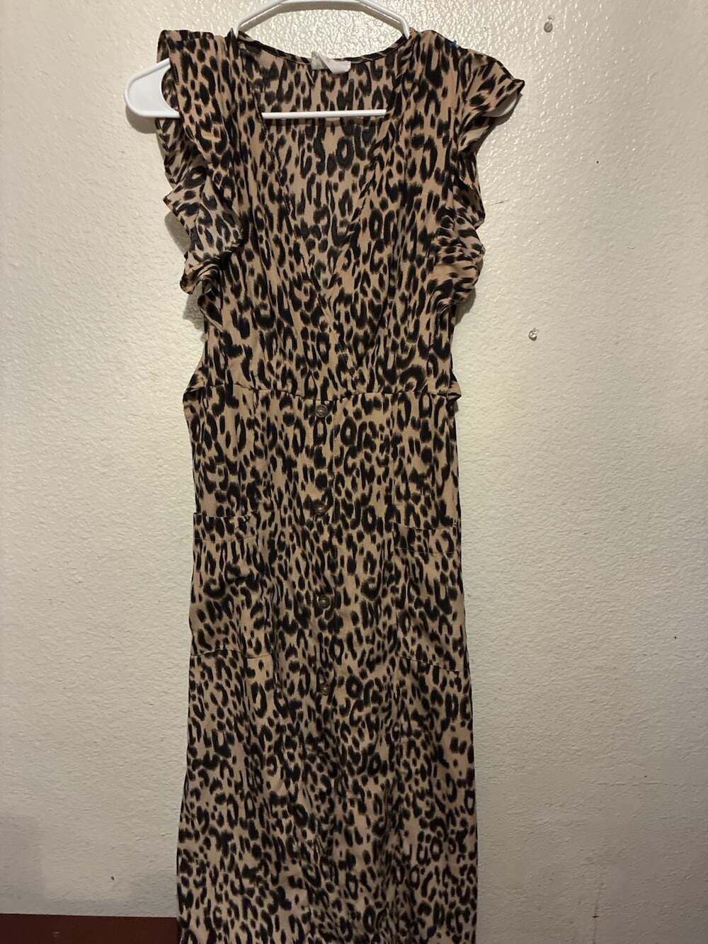 Sienna Sky Women's Leopard Print Ruffle Sleeve Button-Front Midi Dress